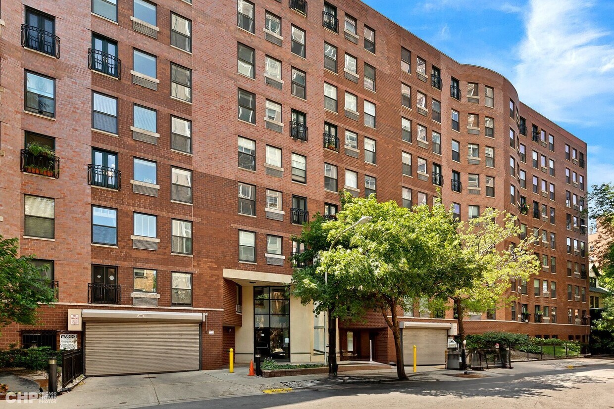 Primary Photo - 711 W Gordon Terrace