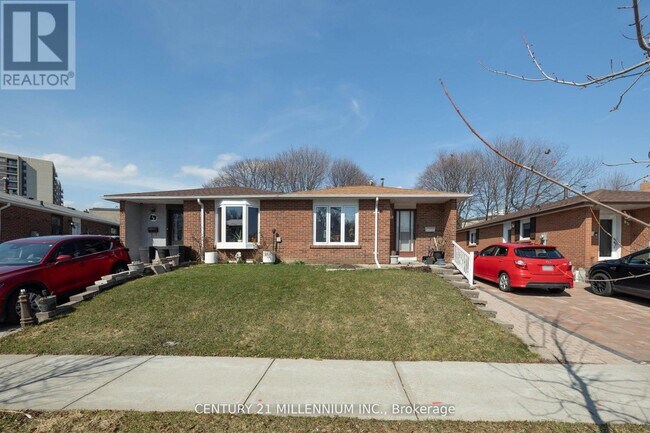 Building Photo - 67 Coxworth Crescent