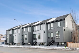 Building Photo - 8 8 St SE