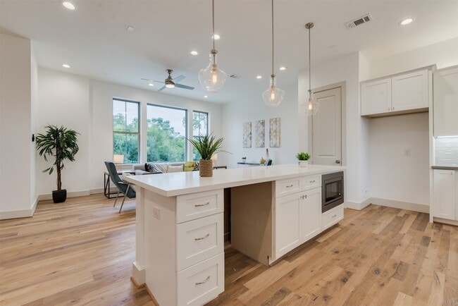 Foto del edificio - 1414 Wichman St