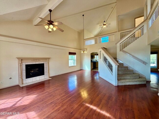 Building Photo - 1013 Via De La Paz Dr