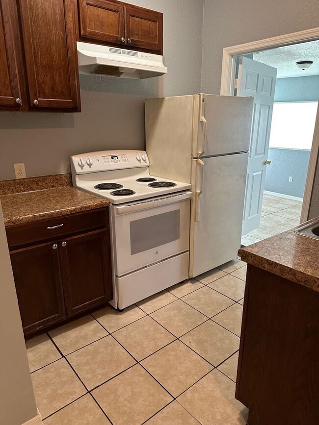 Building Photo - 2 Bed/2 Bath in Haines City - ready for im...
