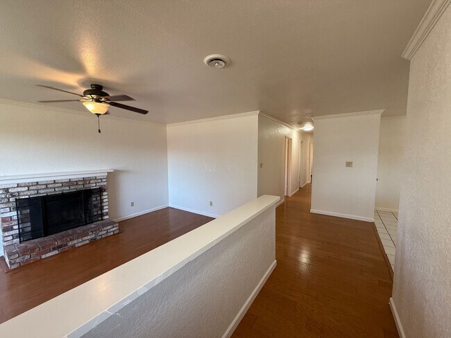 Building Photo - 4-bedroom single story in East Modesto!