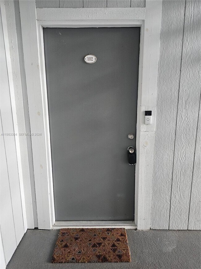 Foto del edificio - 9727 Hammocks Blvd