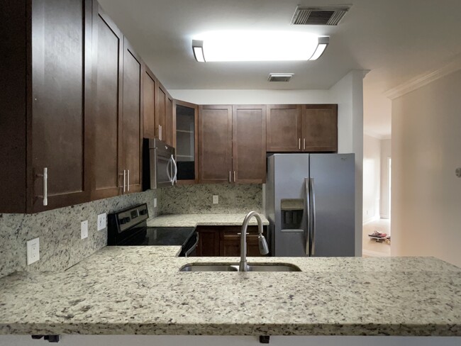Building Photo - 6992 SW 148th Ln