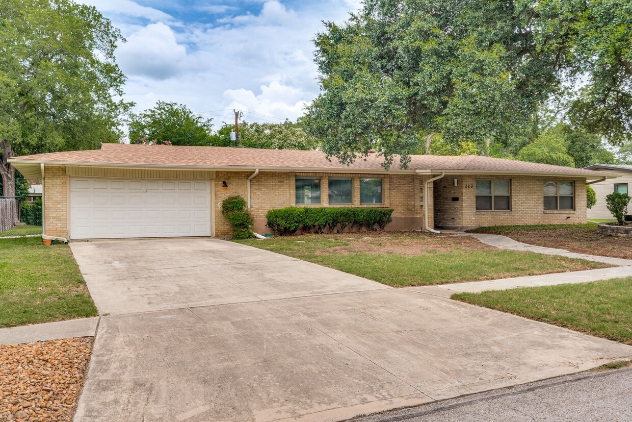 3-Bedroom in Shearer Hills - 3-Bedroom in Shearer Hills