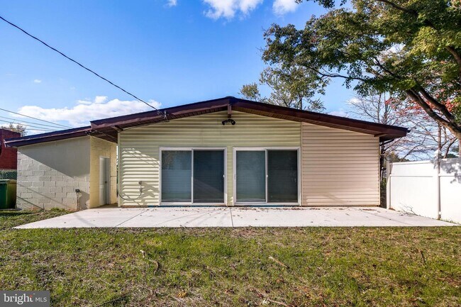 Foto del edificio - 4727 Three Oaks Rd