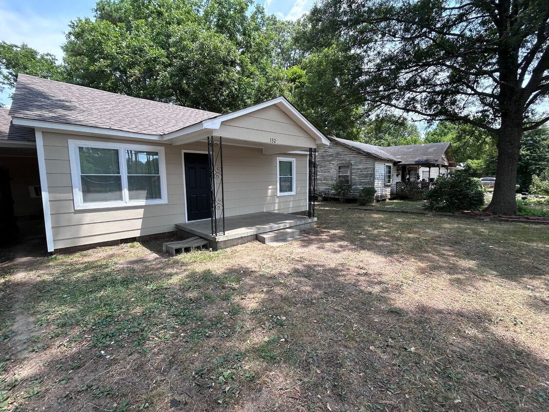 Primary Photo - 132 Patton Ln