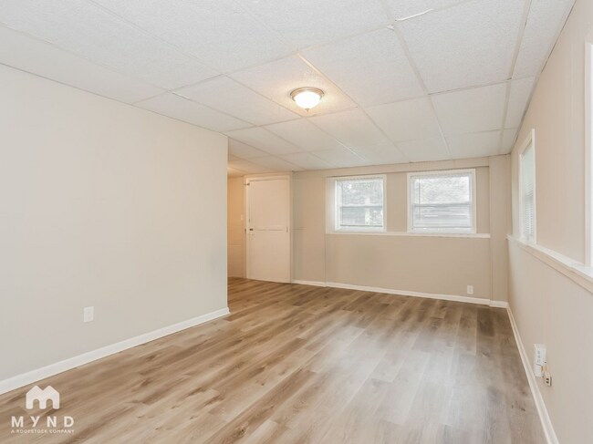 Foto del edificio - 7601 Wycombe Dr N