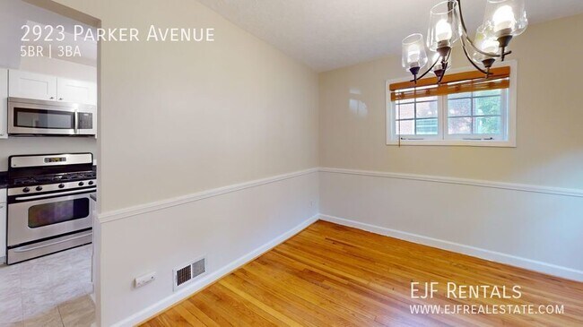 Building Photo - Wheaton Hills Five Bedroom Available for R...