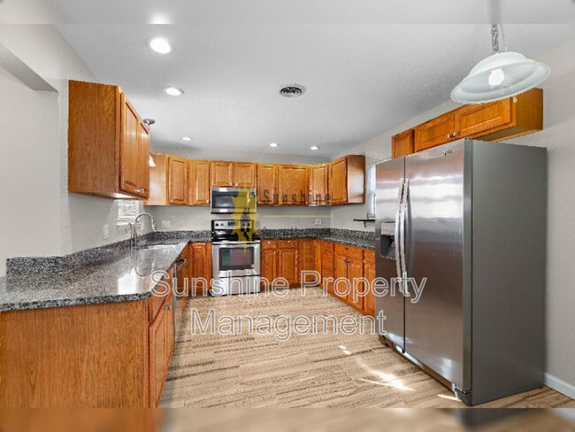 Foto del edificio - 3701 Teakwood Dr