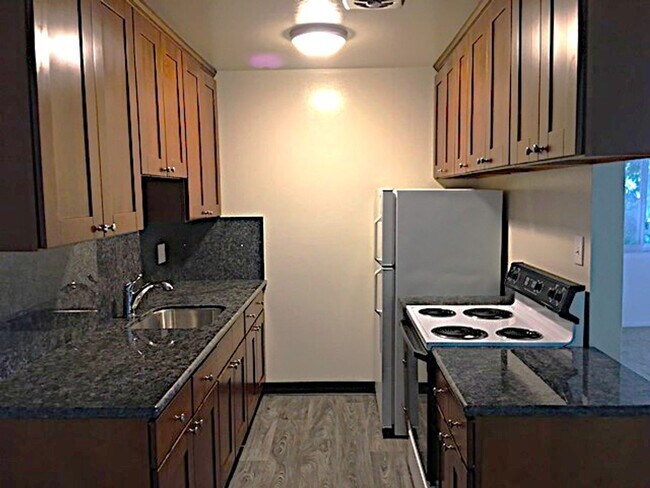 Building Photo - COMIKNG SOON-Spacious 2 Bedroom,  Freshly ...