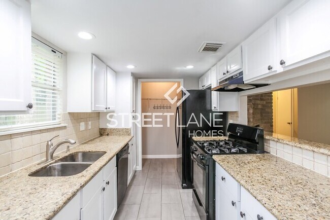 Charming 3 Bedroom in Richmond! - 4