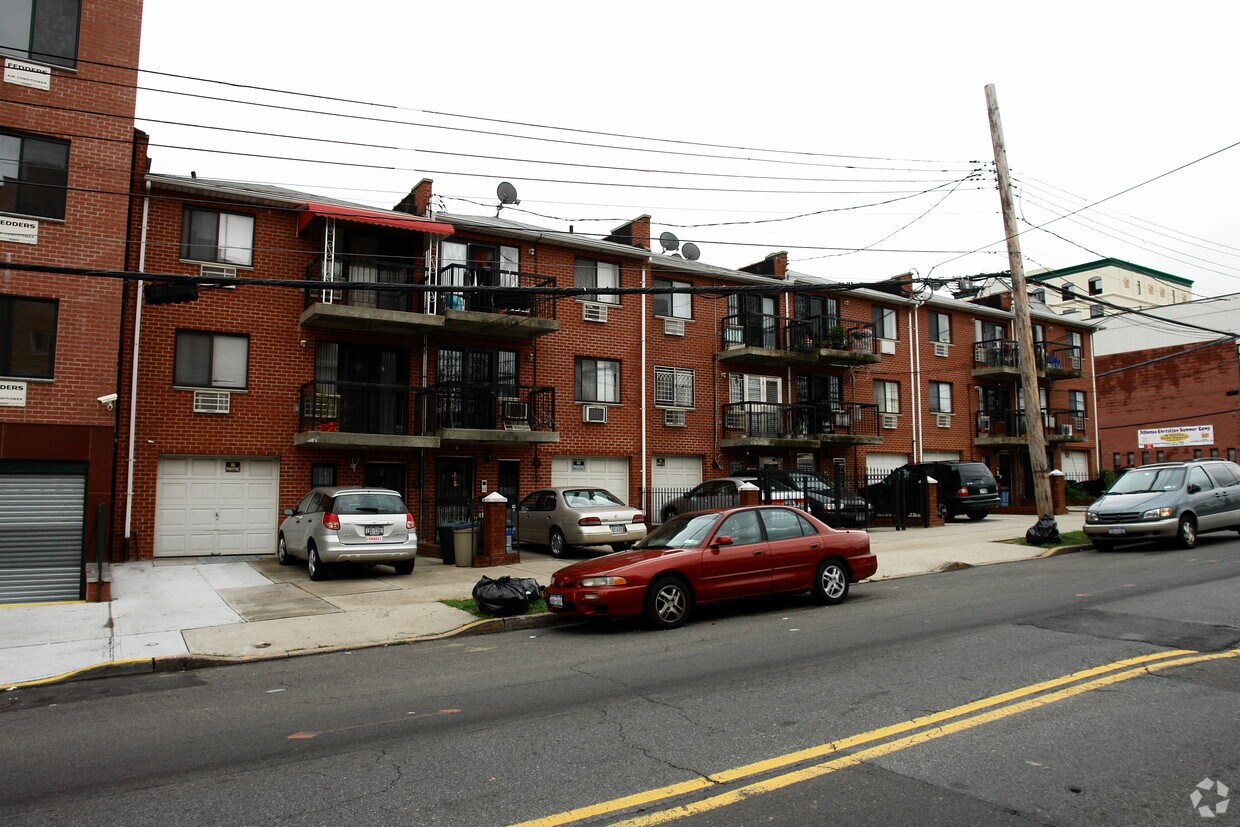 Primary Photo - 13602-13612 35th Ave