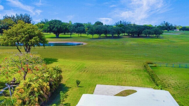 Foto del edificio - 1025 Hunting Lodge Dr
