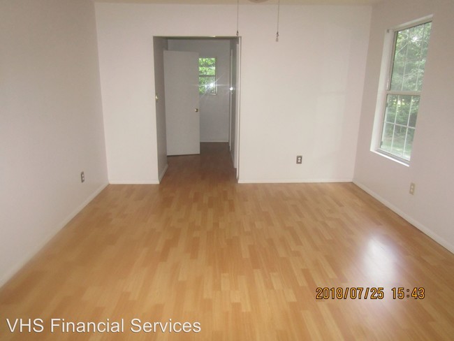 Building Photo - 3 br, 2.5 bath House - 924 Sandy Run Road