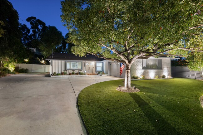 Building Photo - 23353 Balmoral Ln