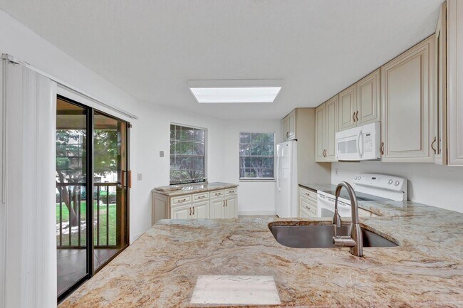 Building Photo - 6698 Montego Bay Blvd