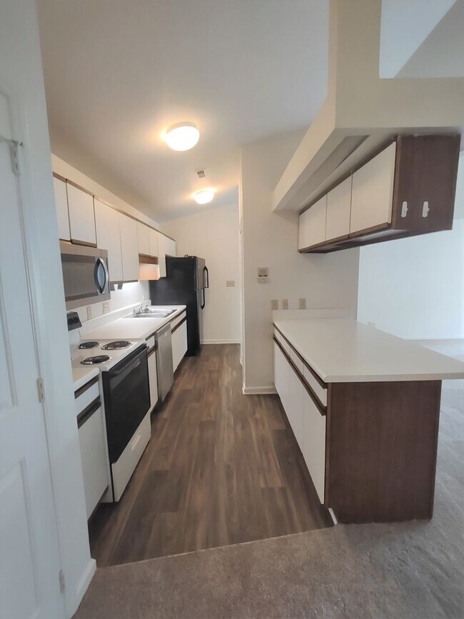 Foto del edificio - 7366 Rose Terrace Ct