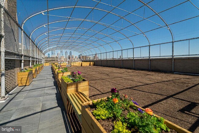 Foto del edificio - 1300 S 19th St