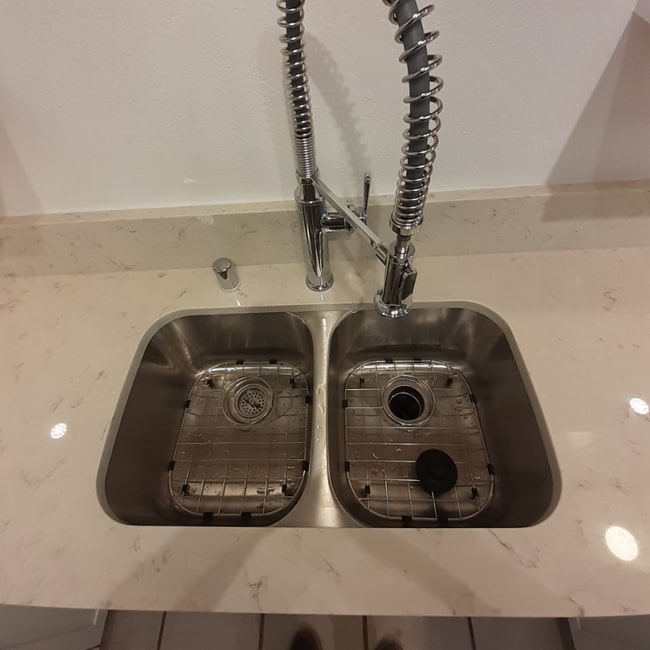 Foto del edificio - 9885 Caspi Gardens Dr