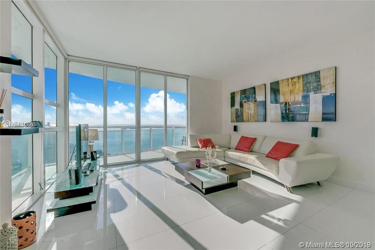 Foto del edificio - 950 Brickell Bay Dr