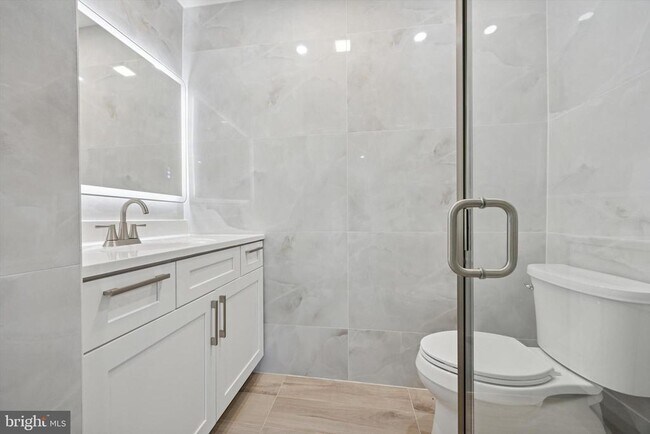 Building Photo - 511 Bradley Ct