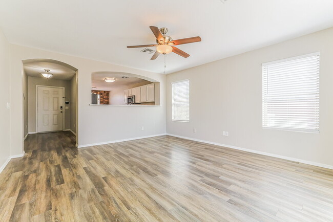 Building Photo - 3420 S 84th Ln
