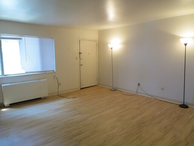 Foto del edificio - 6350 Forward Ave