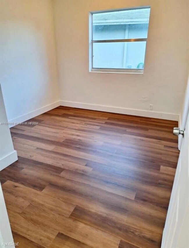 Foto del edificio - 3 br, 2 bath House - 98 SW 5th Ave