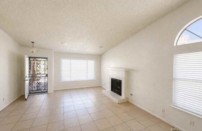 Foto del edificio - 3213 Coral Harbor Dr