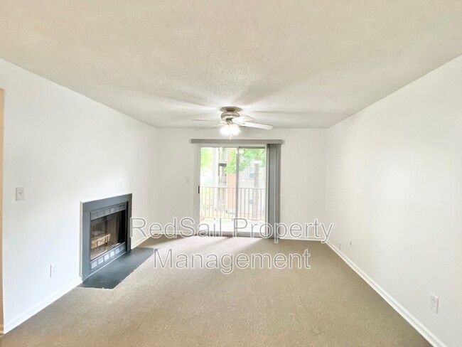Building Photo - 568 Candle Ln