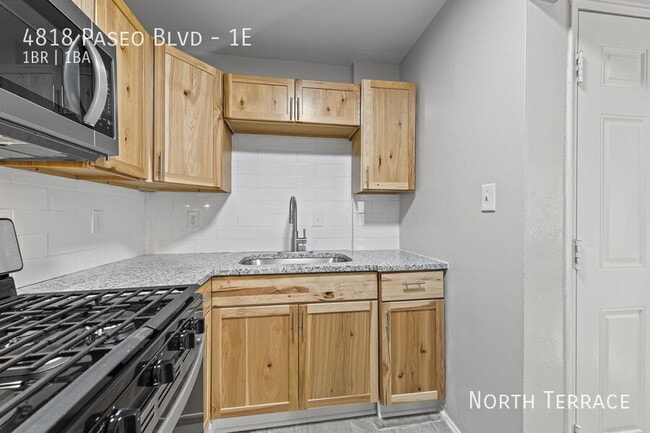 Building Photo - 4818 The Paseo