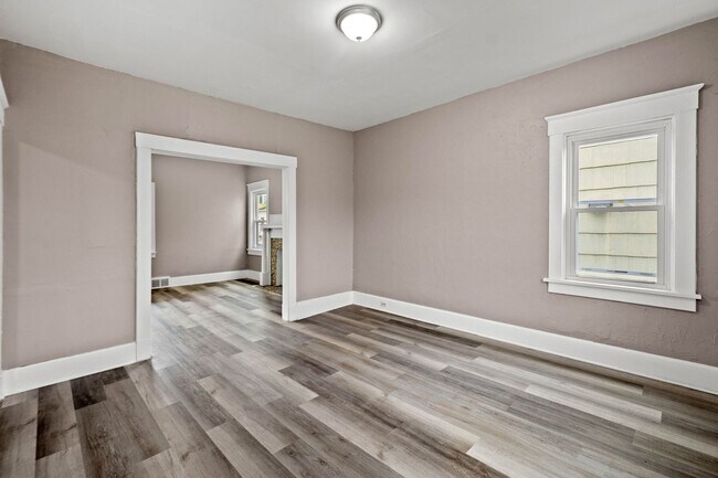 Building Photo - SCORE 1ST MONTH'S RENT FREE IF SIGNED BY MAY 8! Stunning 3 bedroom home in Aliquippa available now!