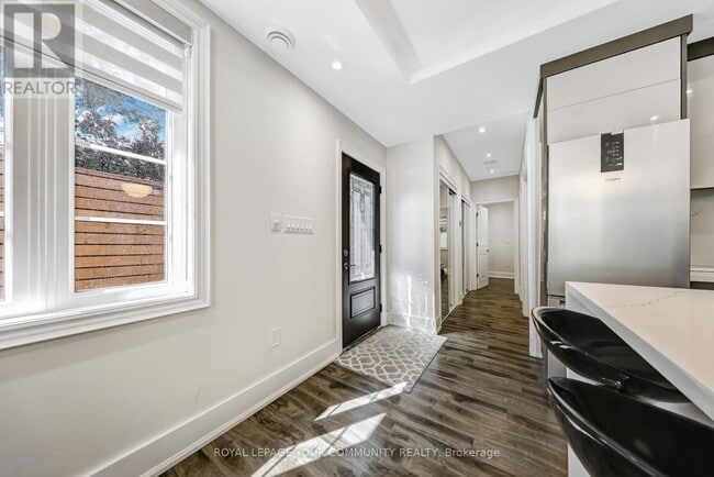 Building Photo - 8 Fraserton Crescent