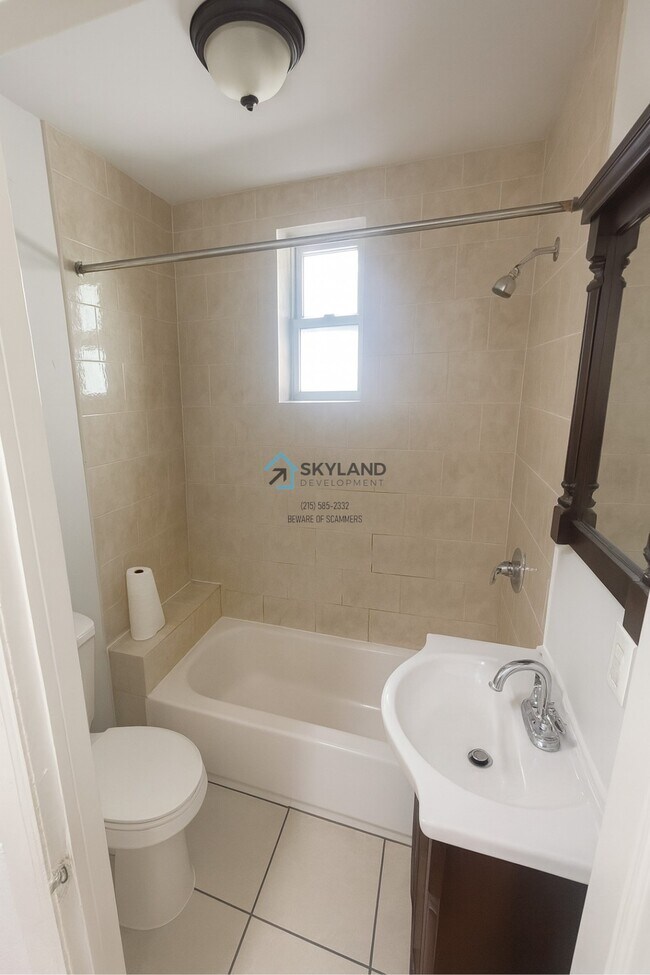 Foto del edificio - 1533 N Redfield St