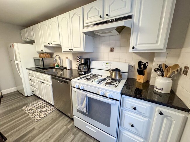 Foto del edificio - 2 bedroom in Brookline MA 02445