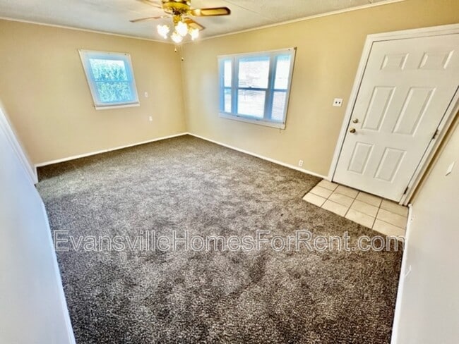 Building Photo - 1525 Waggoner Ave