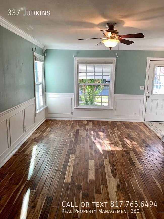 Building Photo - 337 Judkins-