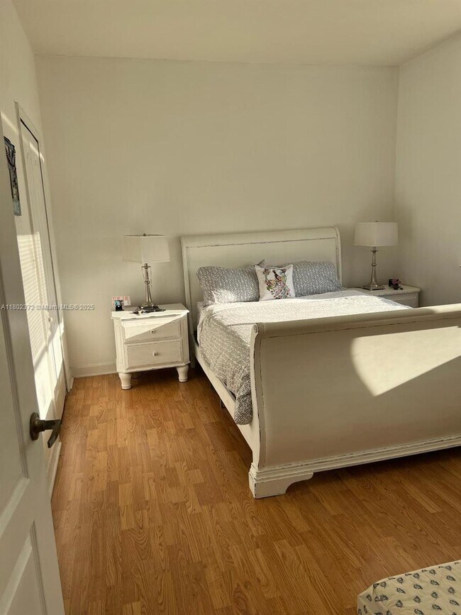 Foto del edificio - 17820 NW 73rd Ave