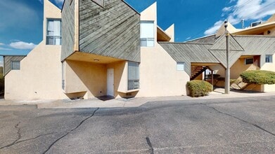 Building Photo - 1830 Vassar Dr NE