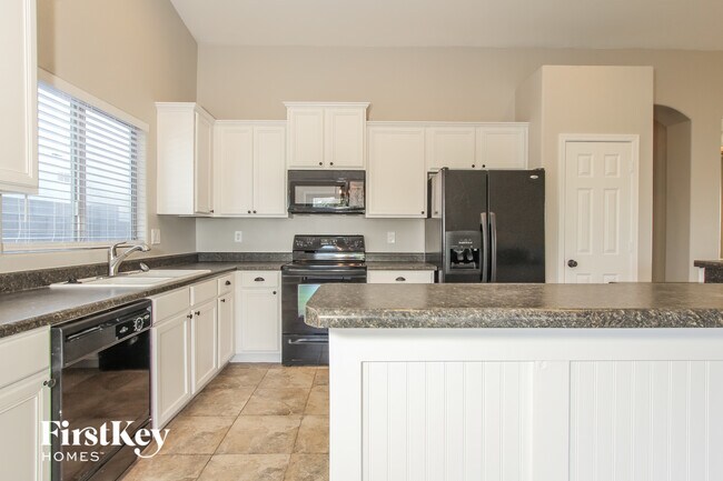 Building Photo - 14521 N 145th Dr