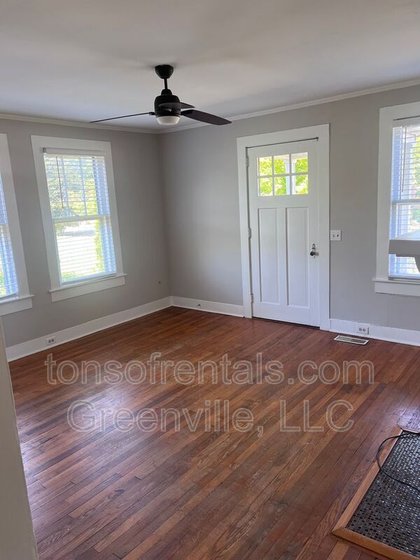 Building Photo - 205 Thackston St