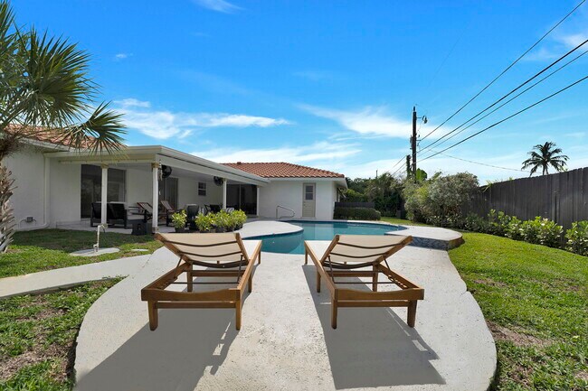 Building Photo - 518 Sunshine Dr