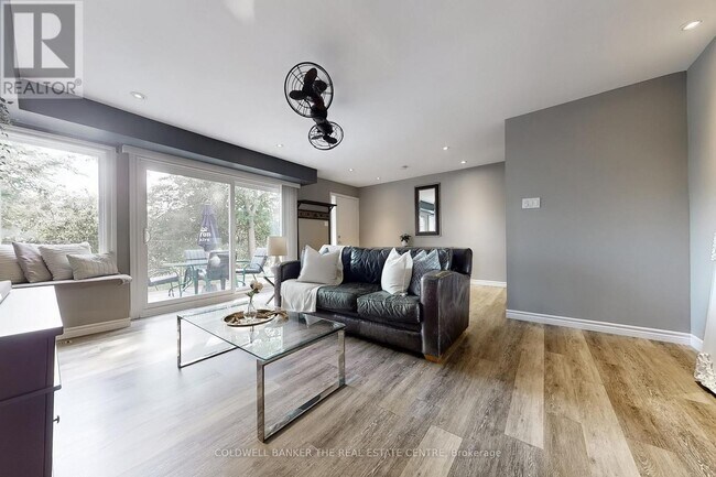 Photo du bâtiment - 195 Milestone Crescent