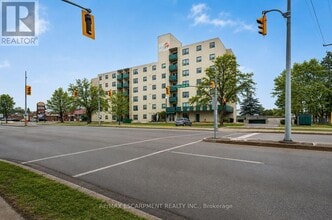Building Photo - 421 Fairview Dr