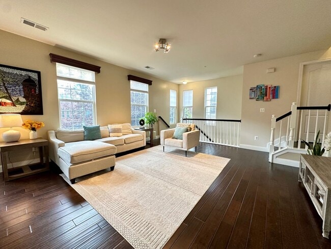 Building Photo - 3 Bedroom Condo in Clarksburg