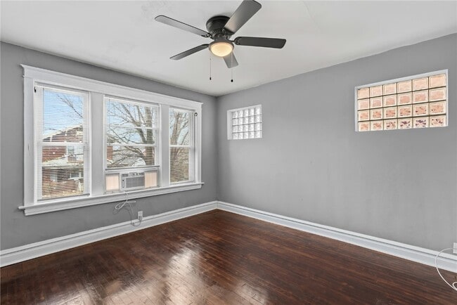 Building Photo - 4234 Dewey Ave