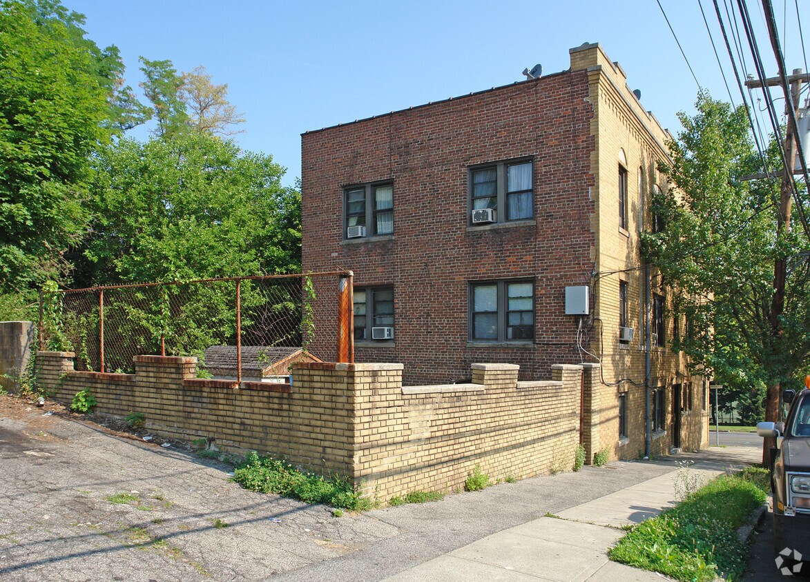 Building Photo - 57 Pearl Ave