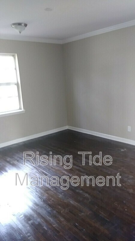 Building Photo - 1006 N Mountain Dr